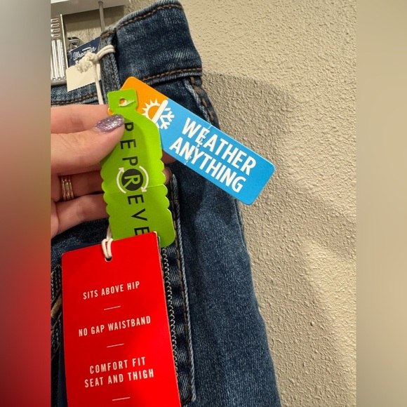 NWT Wrangler Shiloh Jeans - Picture 5 of 8